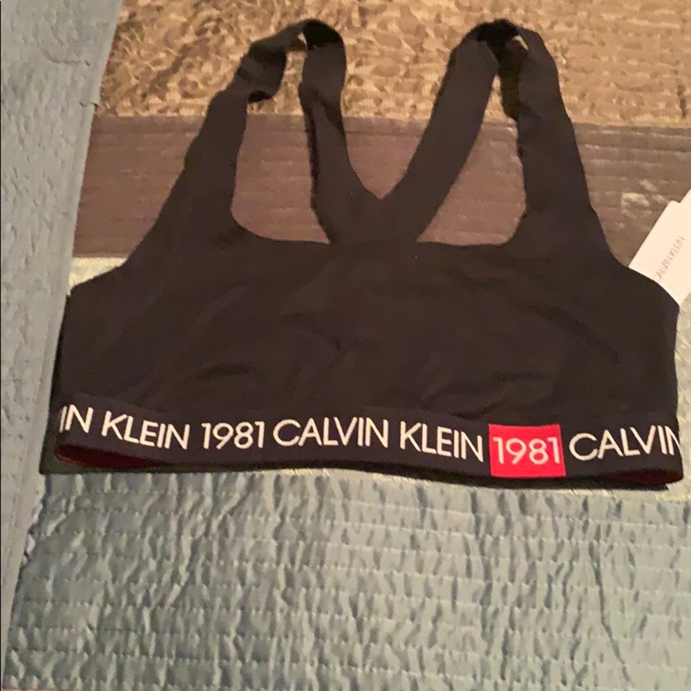 Sports bra